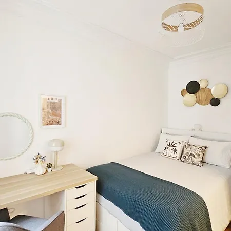 Quiet Comfortable And Warm Apartment *